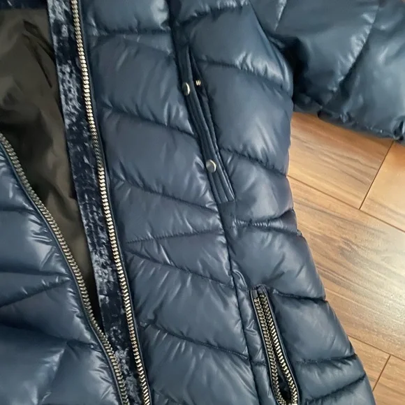 Johnston & Murphy women’s Navy Puffer Coat size S gorgeous